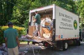 Best Estate Cleanout  in Gibraltar, MI